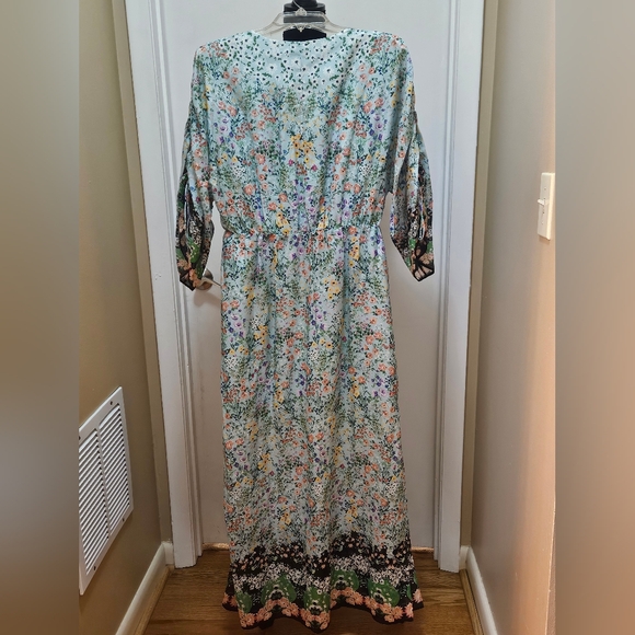 Alice + Olivia Floral Button Front Midi Dress - Picture 2 of 7